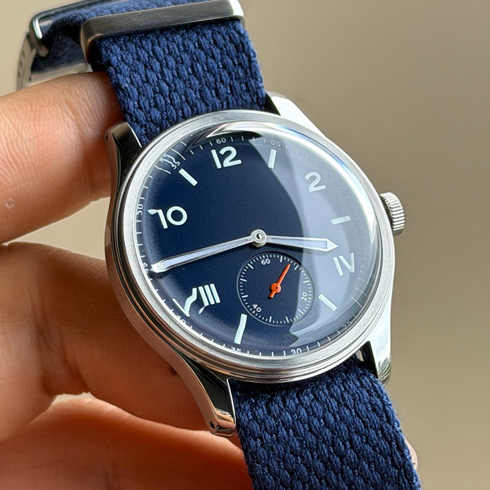 นาฬิกาข้อมือผู้ชายแบบกลไกกันน้ - Omega Watch Constellation บทวิจารณ์และราคา
